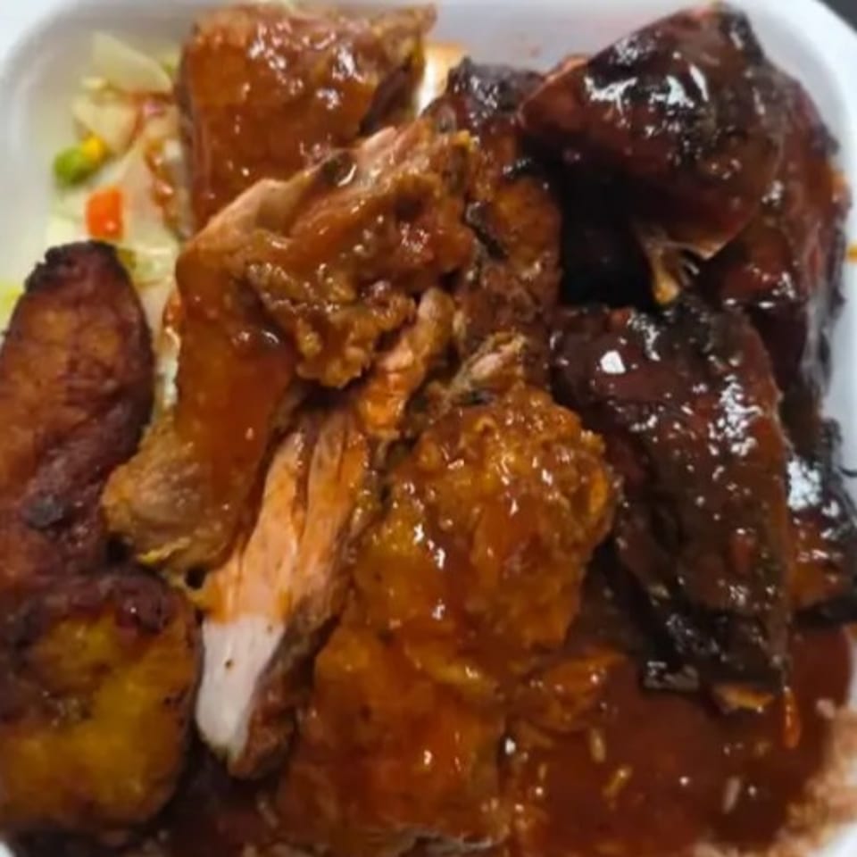 Savor Our Lunch Offerings